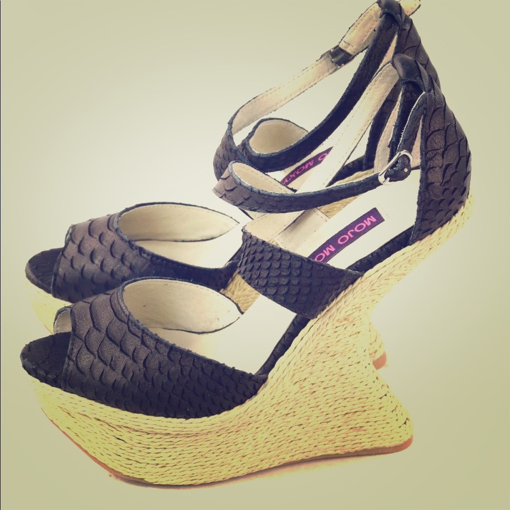 Mojo Moxy Wedge Sandals size 10
